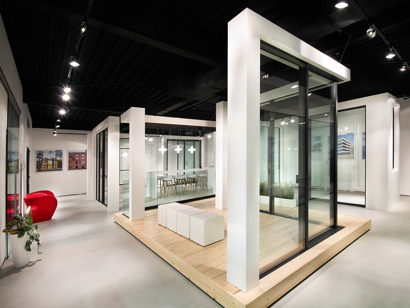 Corporate interior - showroom for Metaglas.
