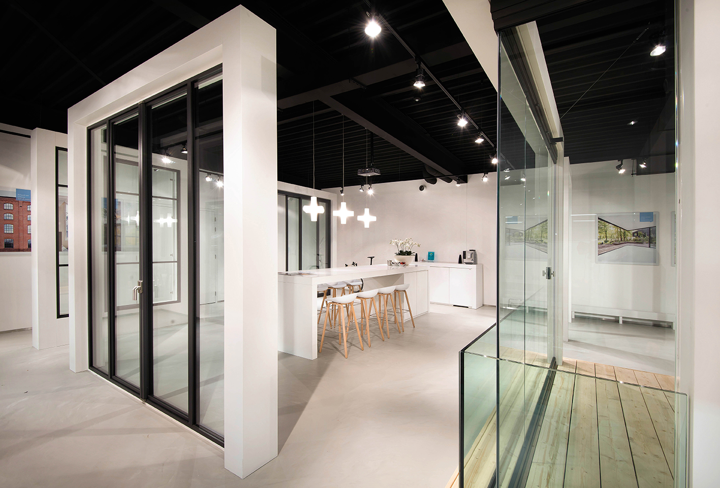 Corporate interior - showroom for Metaglas.