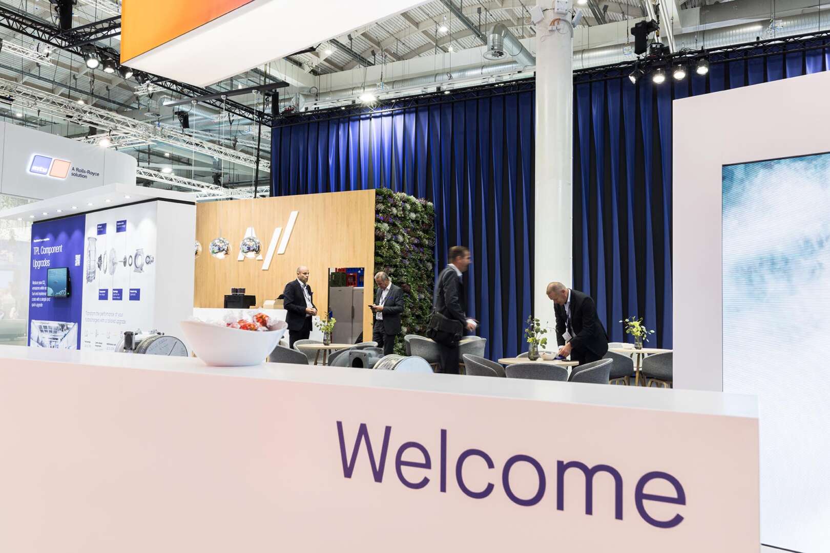 Exhibition Stand for Accelleron at the SMM Trade Show. Design and Standbuilding by Eldee Expo Experts.