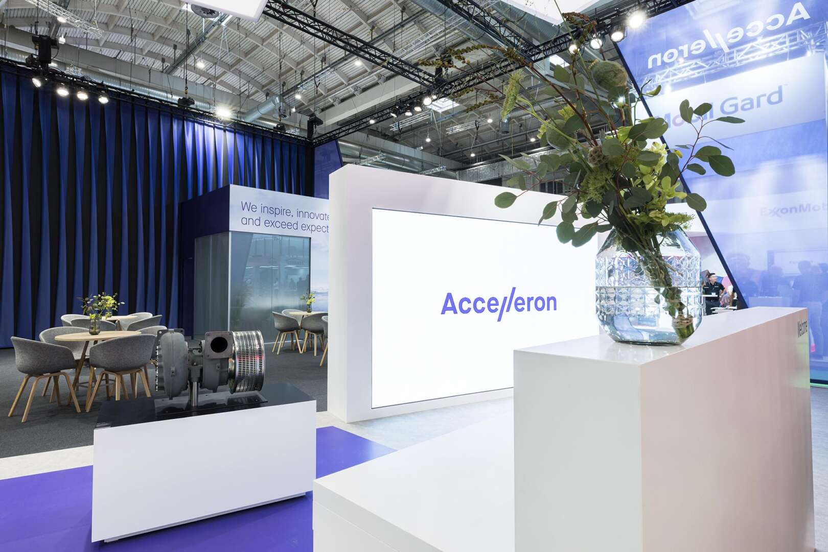 Exhibition Stand for Accelleron at the SMM Trade Show. Design and Standbuilding by Eldee Expo Experts.